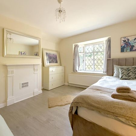 Rural Lodge Stay In Windsor! Hot Tub! Sleeps 20 Bray Exterior foto