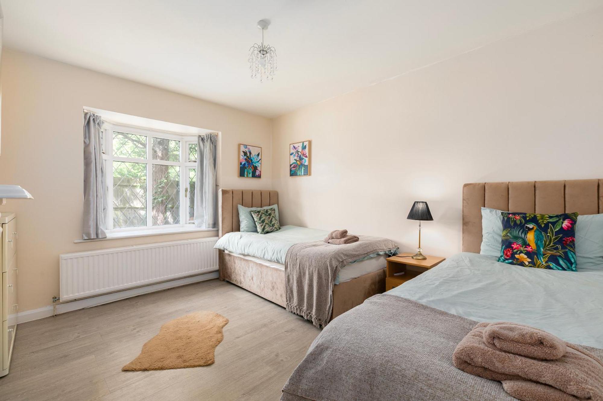 Rural Lodge Stay In Windsor! Hot Tub! Sleeps 20 Bray Exterior foto
