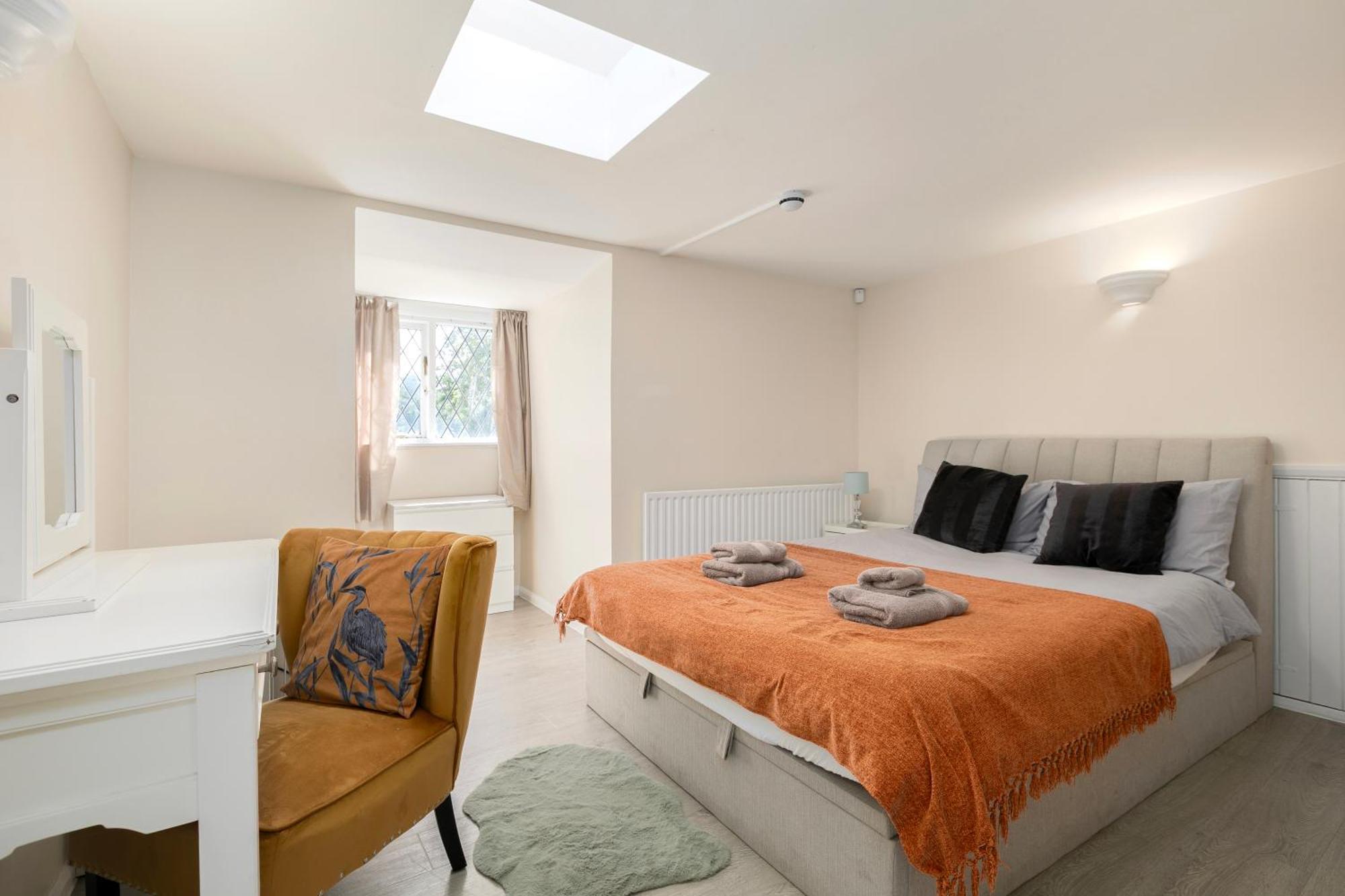 Rural Lodge Stay In Windsor! Hot Tub! Sleeps 20 Bray Exterior foto