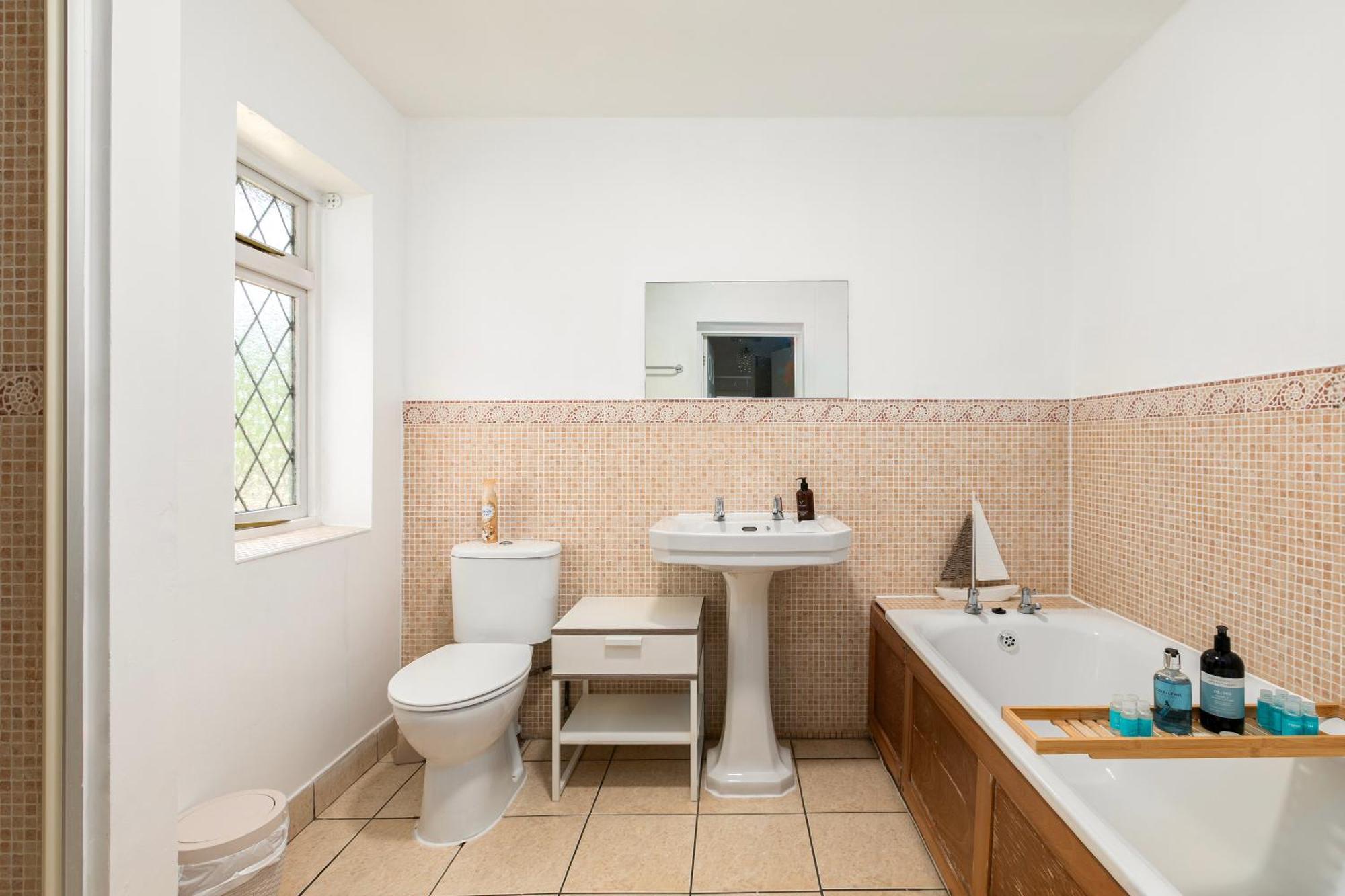 Rural Lodge Stay In Windsor! Hot Tub! Sleeps 20 Bray Exterior foto