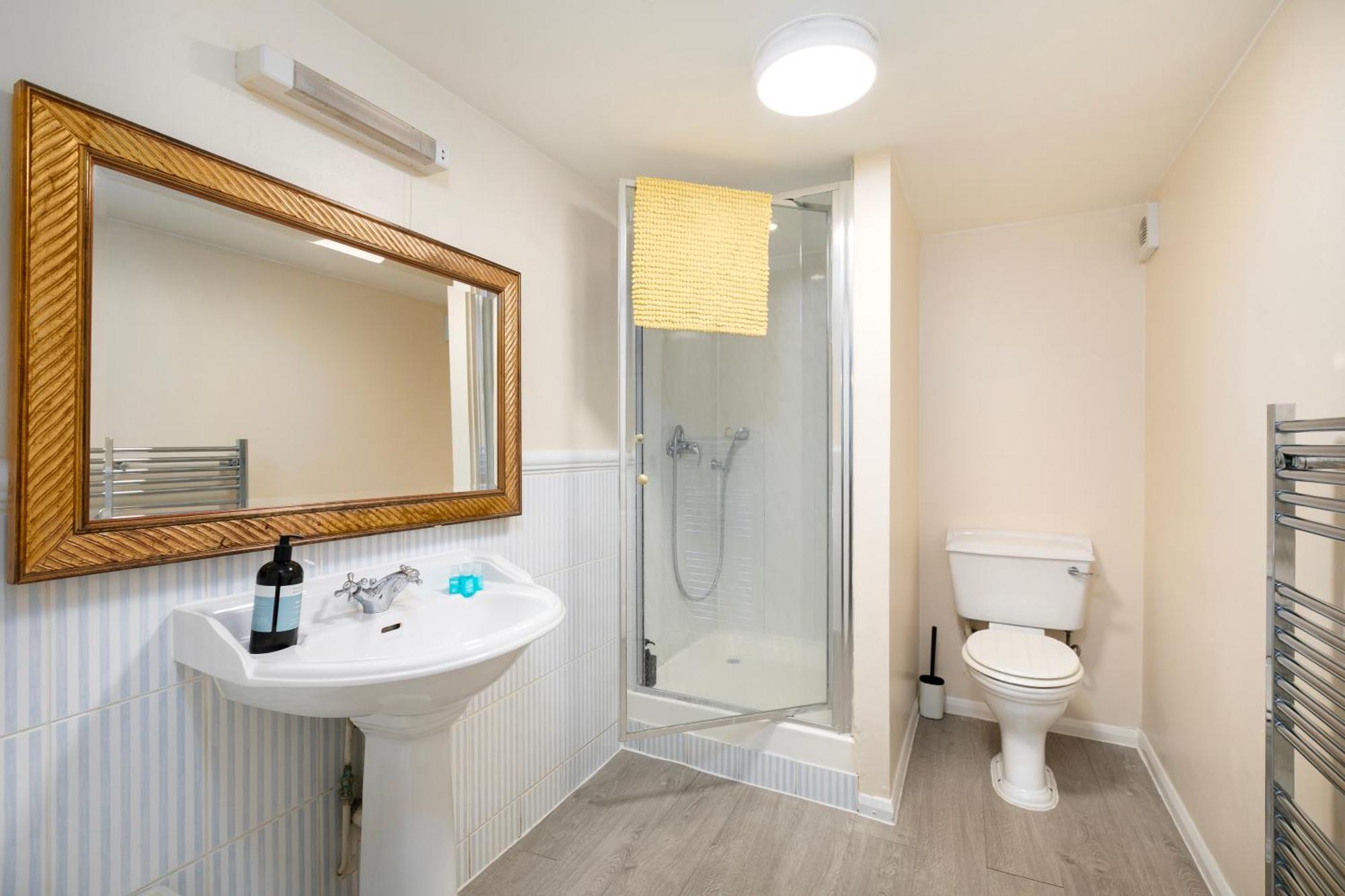 Rural Lodge Stay In Windsor! Hot Tub! Sleeps 20 Bray Exterior foto
