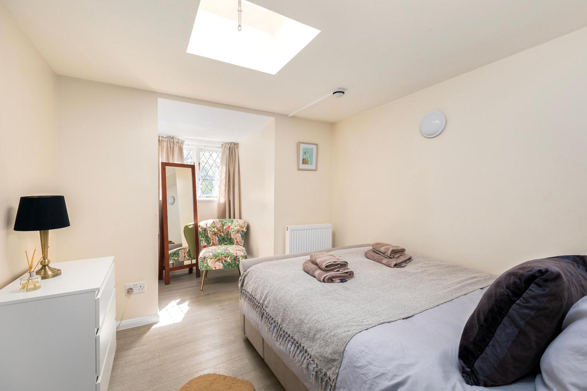Rural Lodge Stay In Windsor! Hot Tub! Sleeps 20 Bray Exterior foto