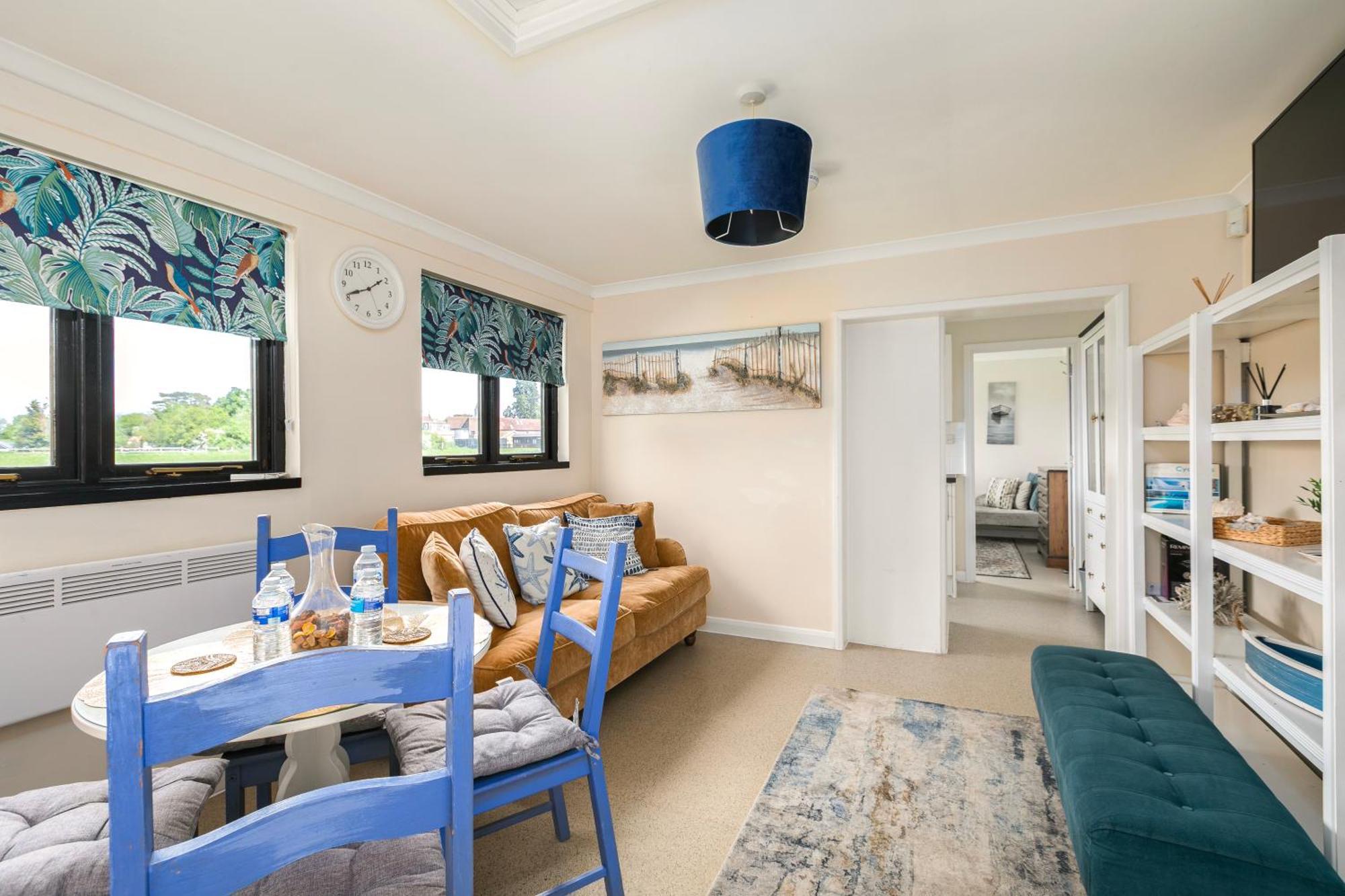 Rural Lodge Stay In Windsor! Hot Tub! Sleeps 20 Bray Exterior foto