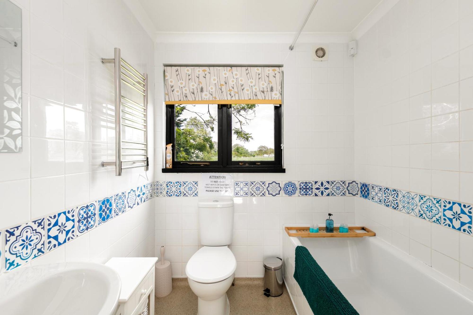 Rural Lodge Stay In Windsor! Hot Tub! Sleeps 20 Bray Exterior foto